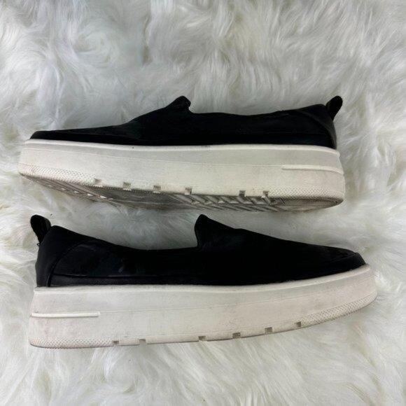 BareTraps Nevin Platform Slip On Shoes in Black Camo - Picture 4 of 6